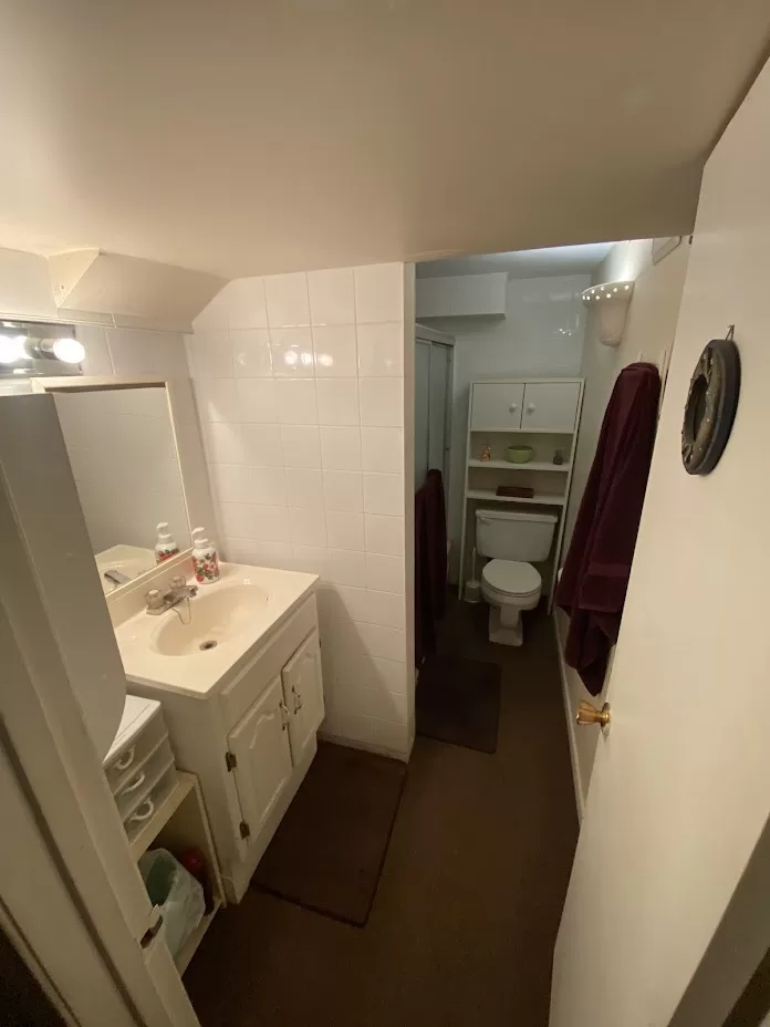 jackalynn sq prev bathroom