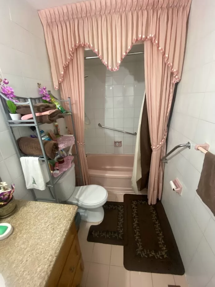 Hucknall Rd Bathroom before