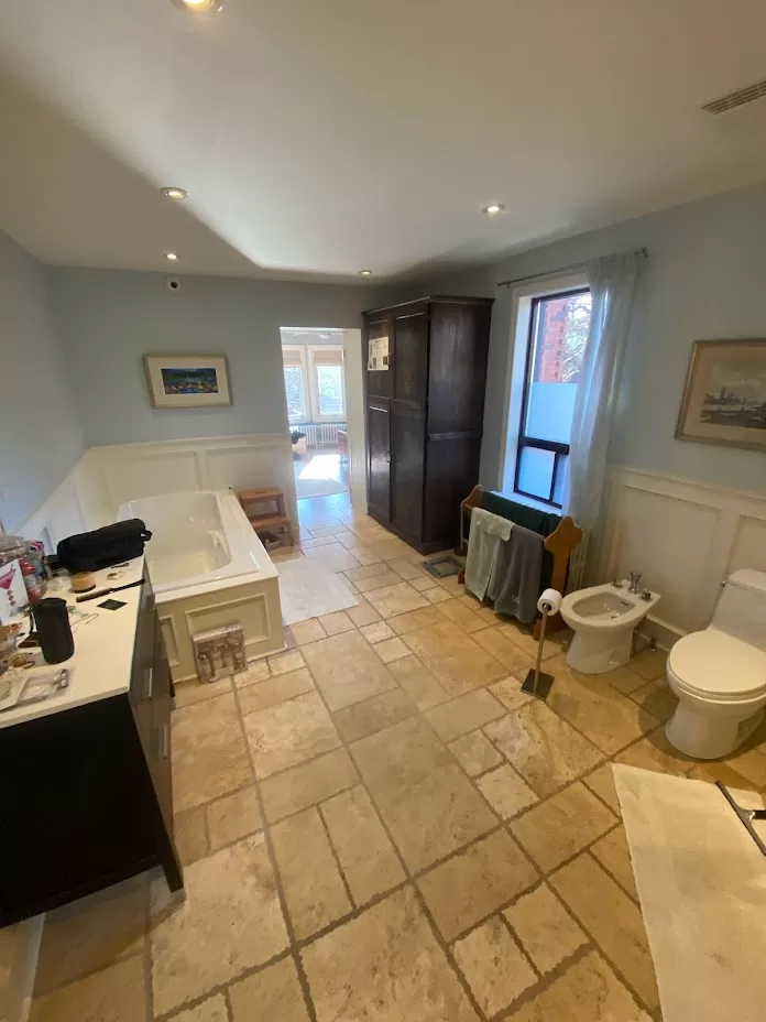 Ridout Street bathroom before 1
