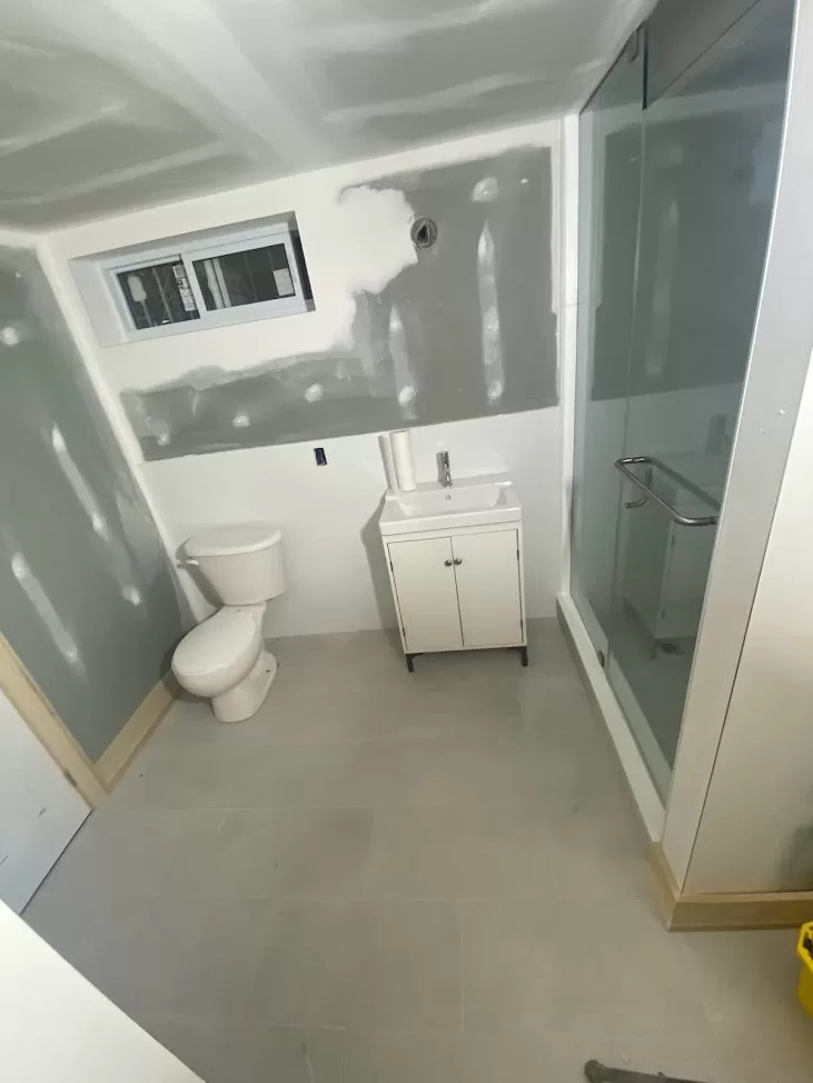 Hector Avenue bathroom stain paint before