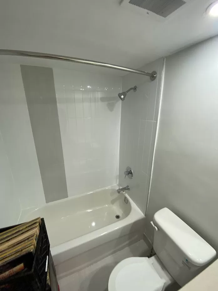Edith Drive apartment bathroom paint 1