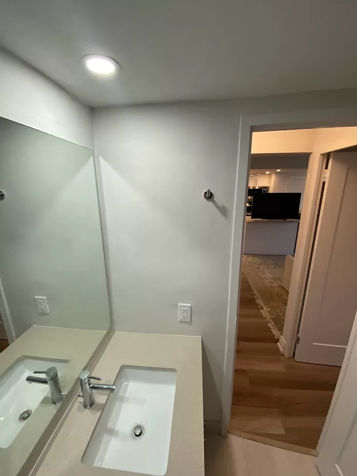 Edith Drive apartment bathroom paint 2