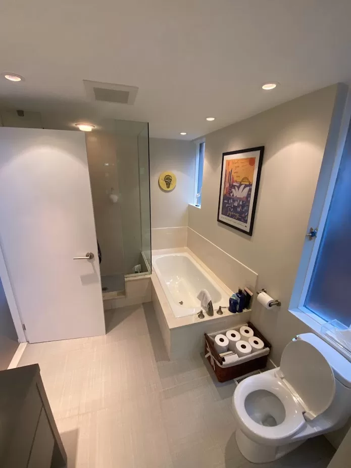 Strathcona Avenue bathroom paint