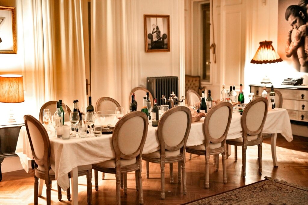 Toronto closed concept home dining room