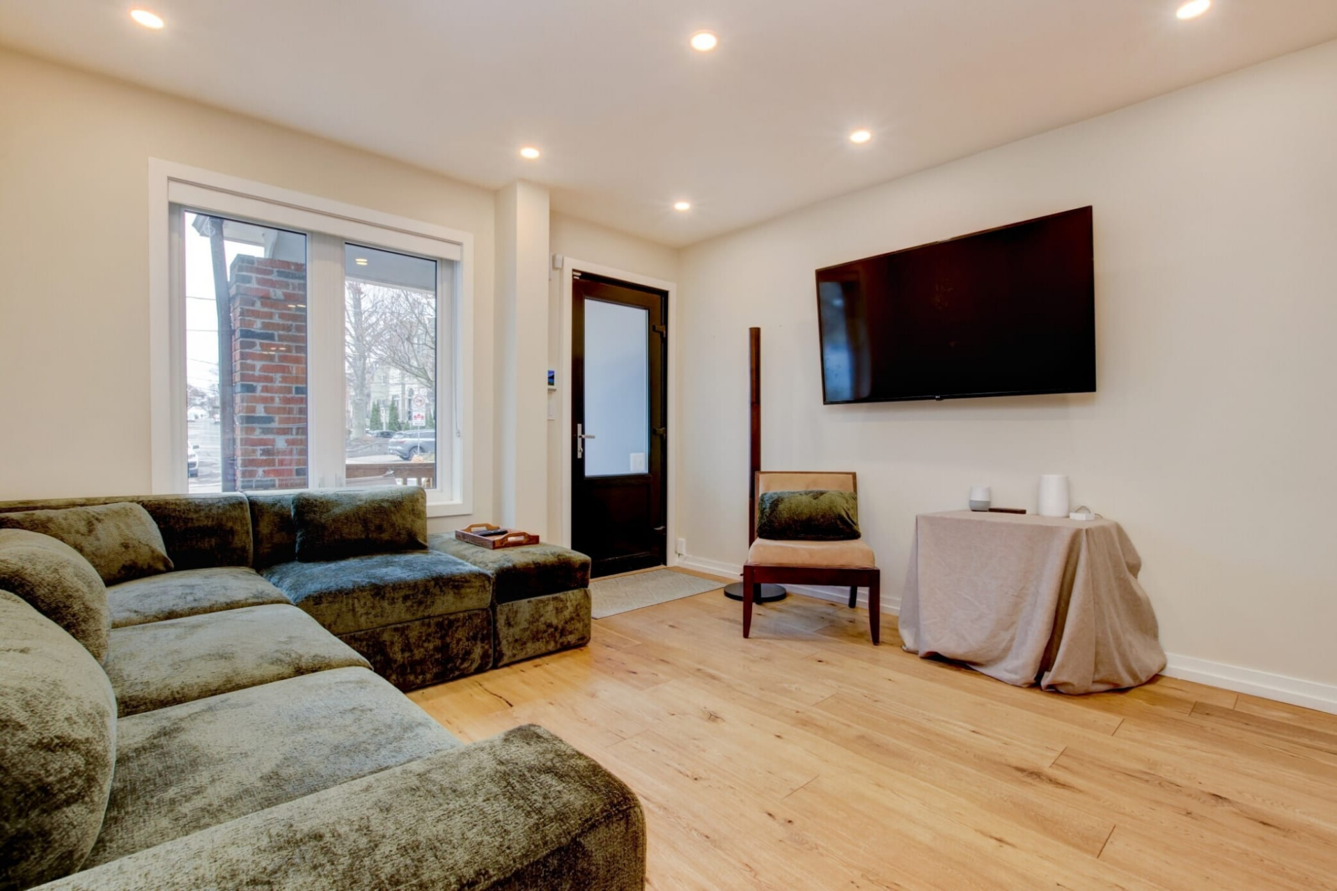 Roselawn Ave result. living room